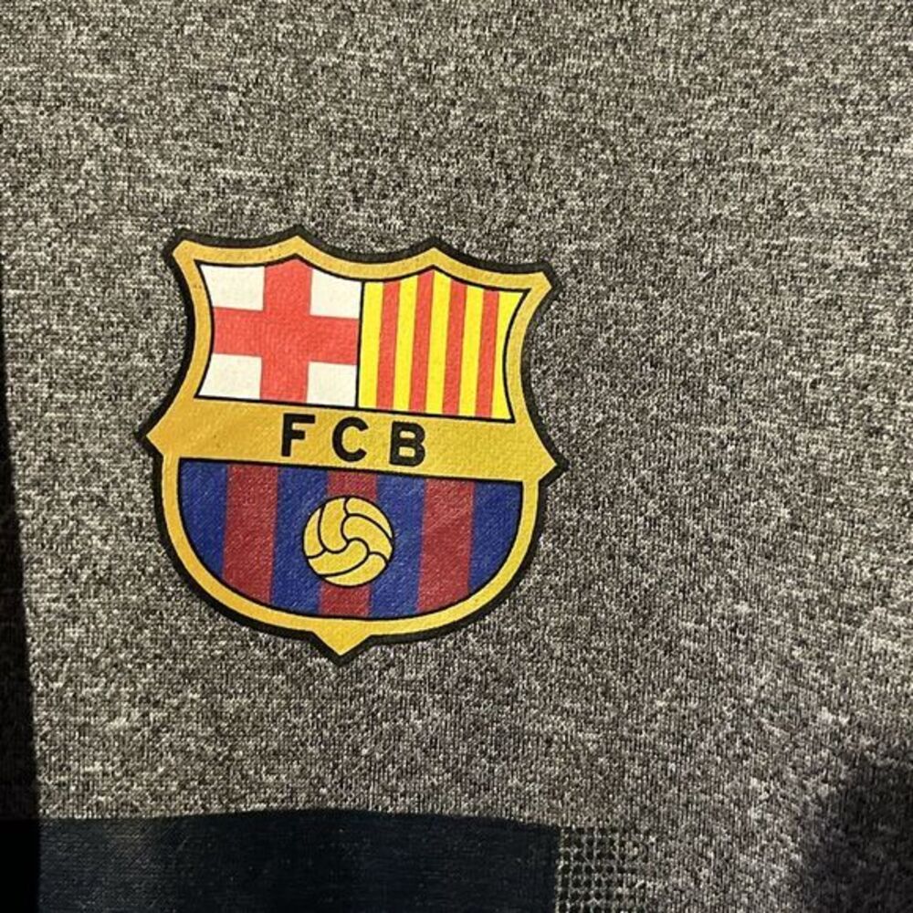 FC Barcelona Hoodie Size Med With Great Color And Logo - Picture 3 of 6